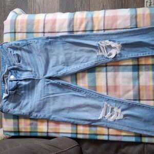 Misses American Eagle Skinny Jeans- Size 2 - Excellent Condition!